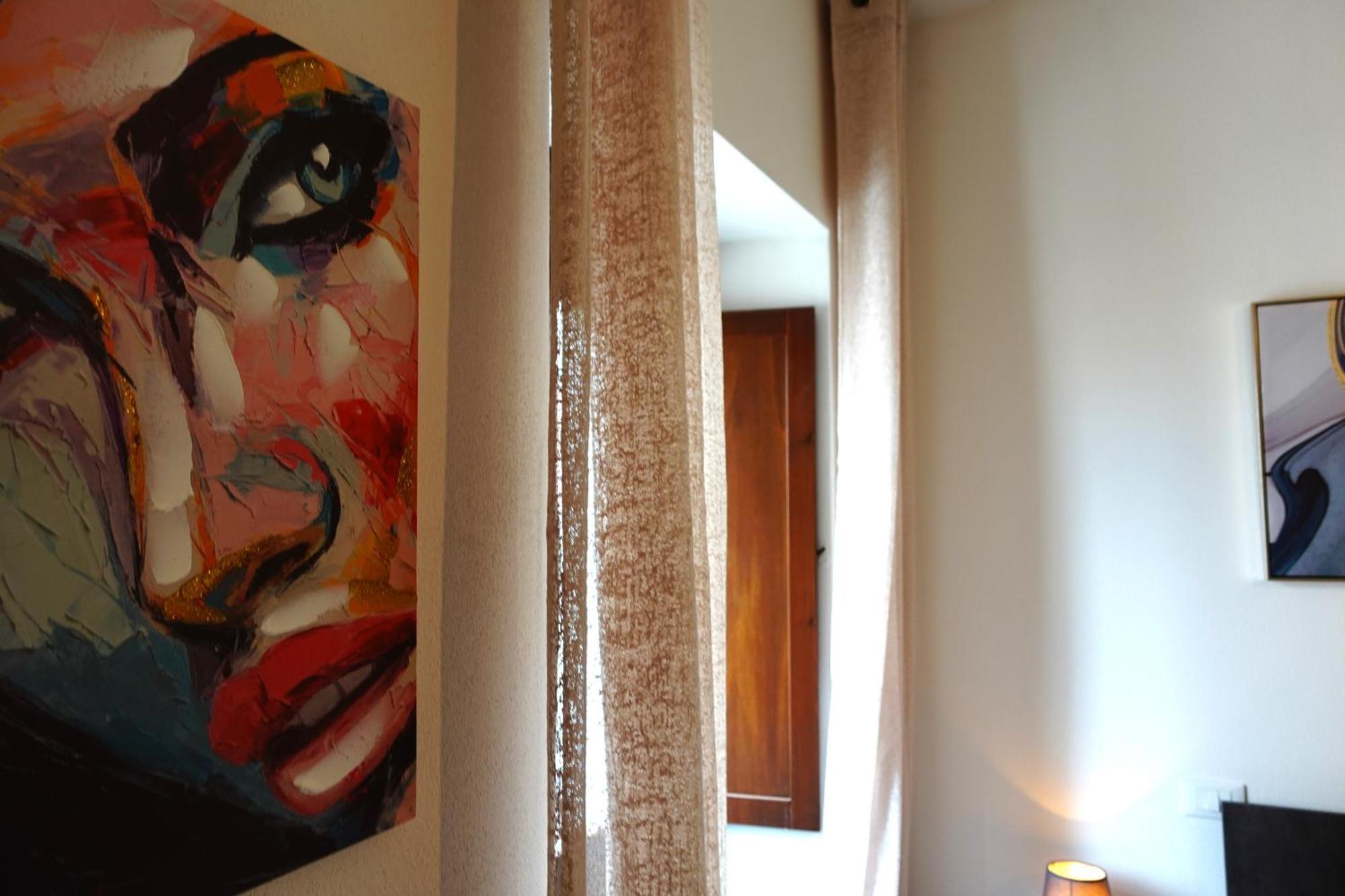 Dimora Del Sole - Civico 13 Hotel L'Aquila Ngoại thất bức ảnh