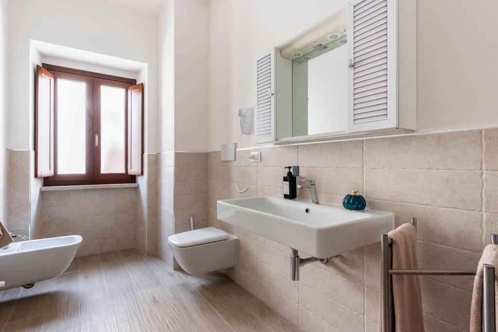 Dimora Del Sole - Civico 13 Hotel L'Aquila Ngoại thất bức ảnh