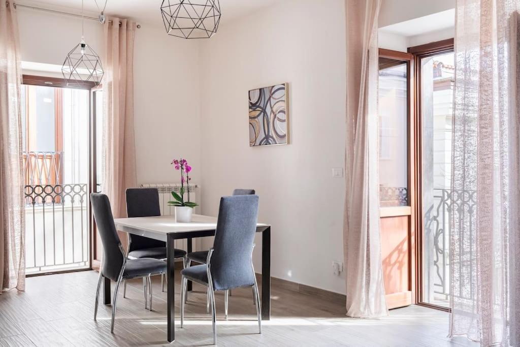 Dimora Del Sole - Civico 13 Hotel L'Aquila Ngoại thất bức ảnh
